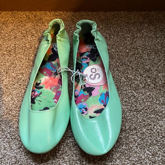 SO Mint Flats